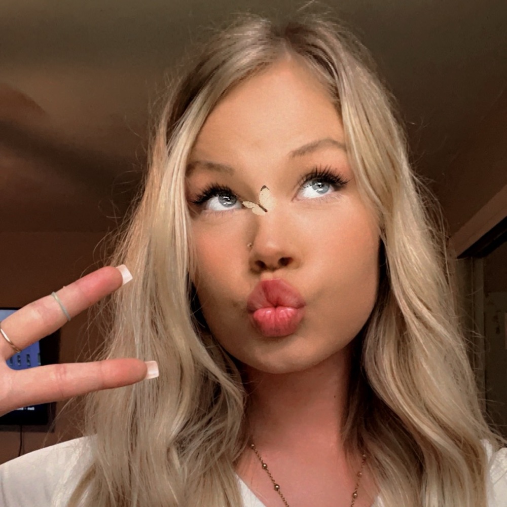 Meet your Posher, Carly